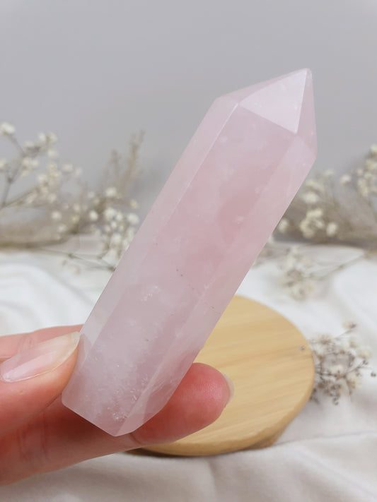 Kleiner Rosenquarz Turm (2)