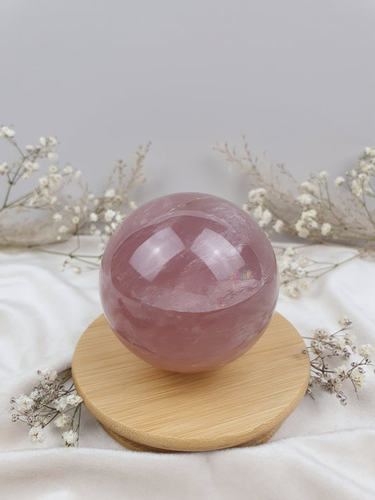 Dunkle Rosenquarz Kugel mit Stern