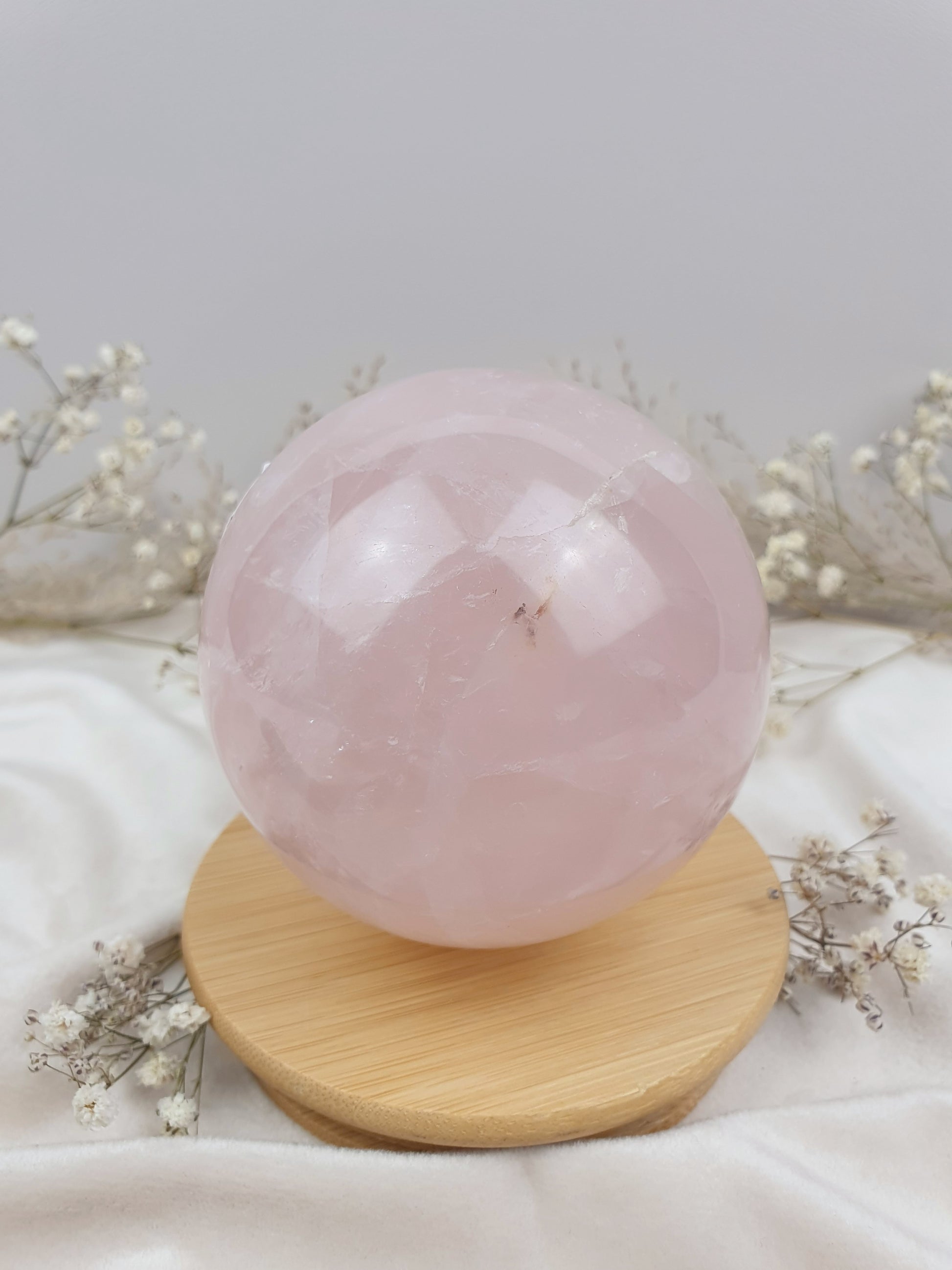 Rosenquarz Kugel mit Pyrit und Stern