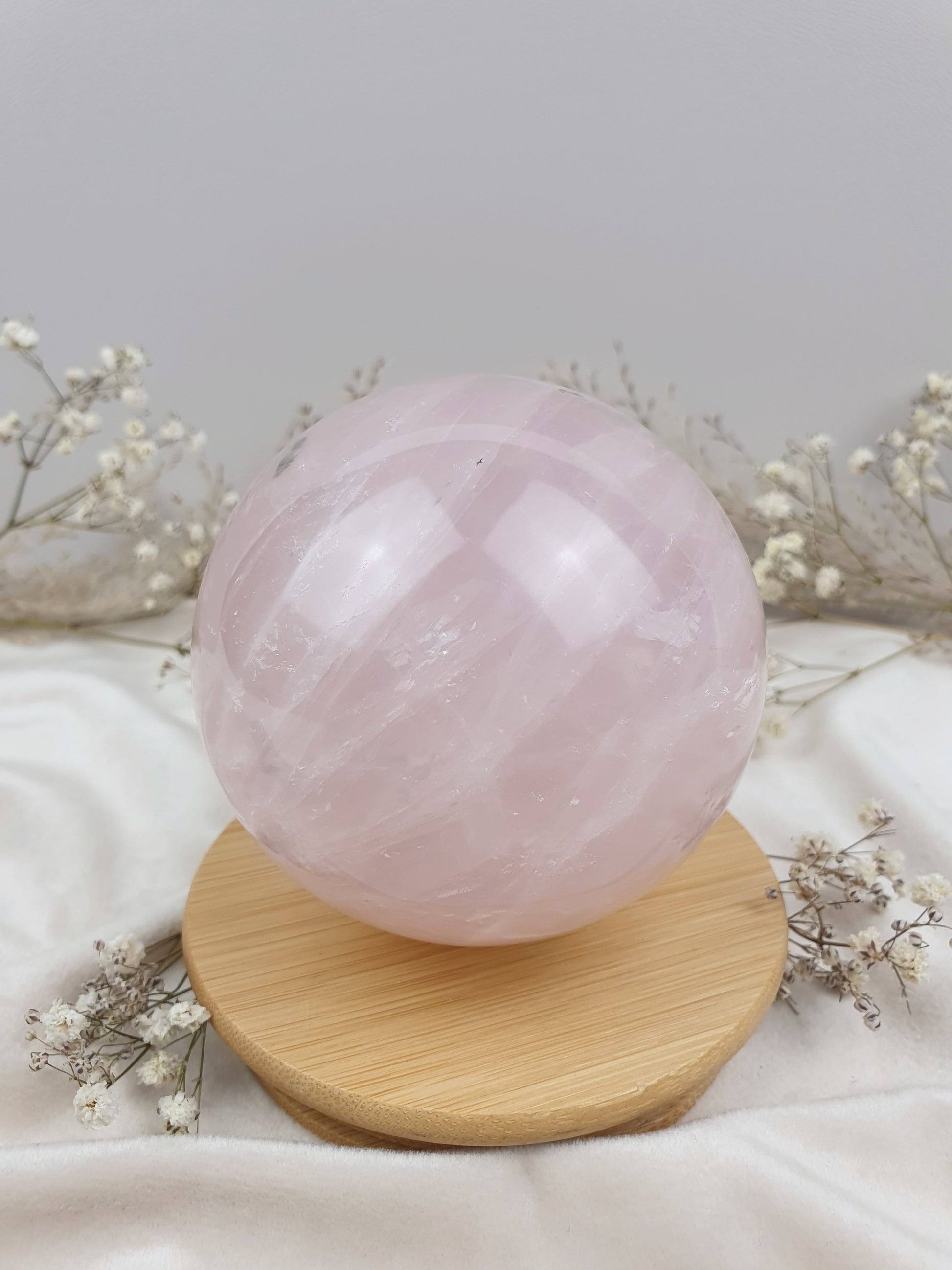 Rosenquarz Kugel mit Pyrit und Stern