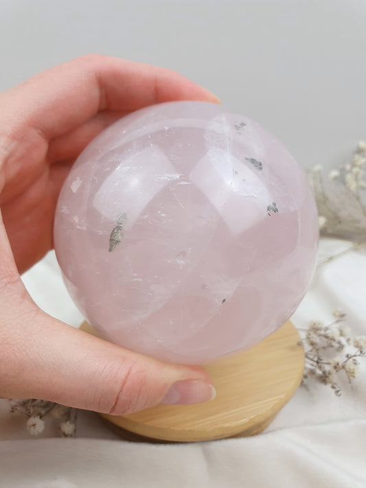 Rosenquarz Kugel mit Pyrit und Stern