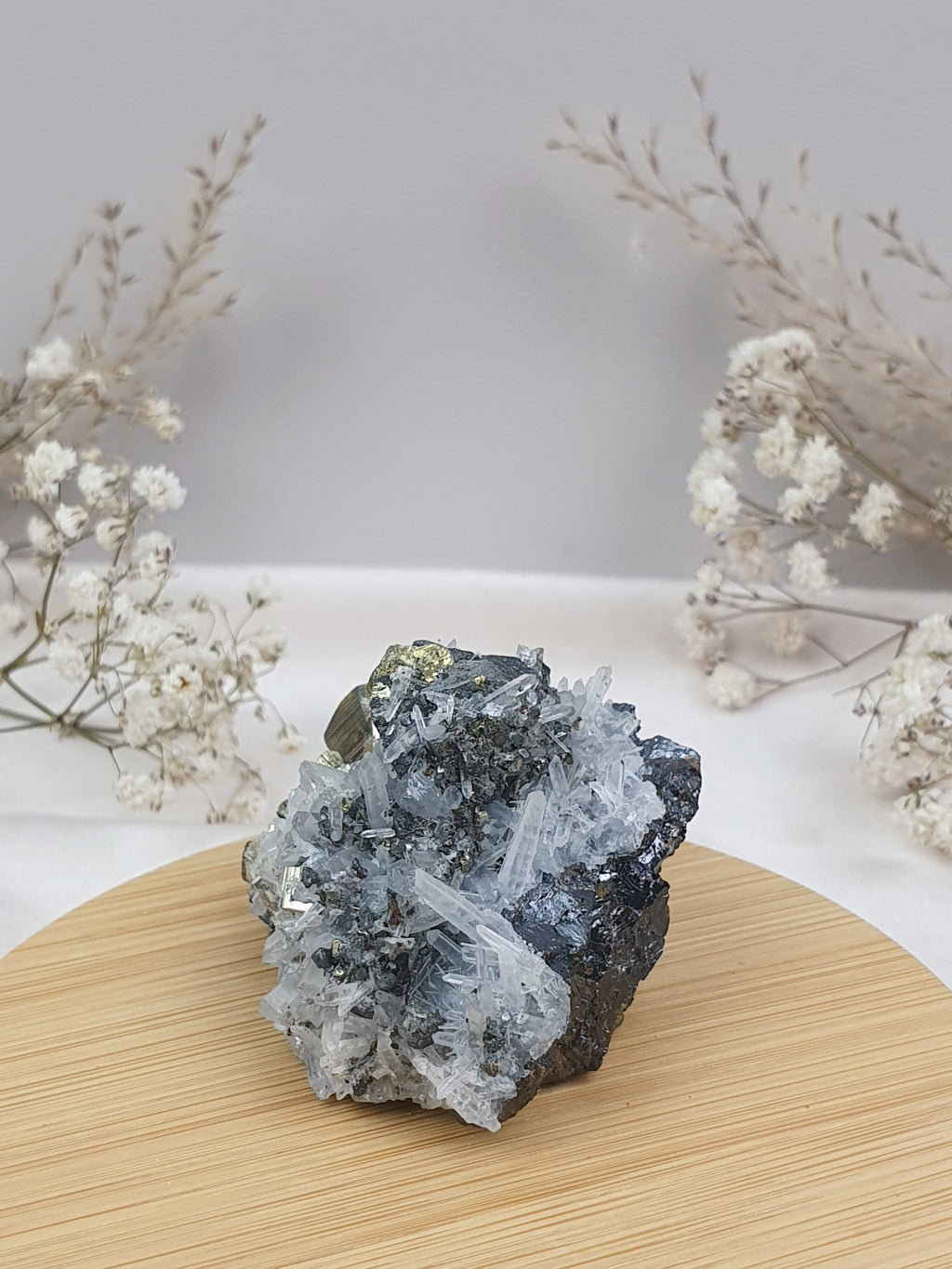 Quarz mit Pyrit Cluster (2)