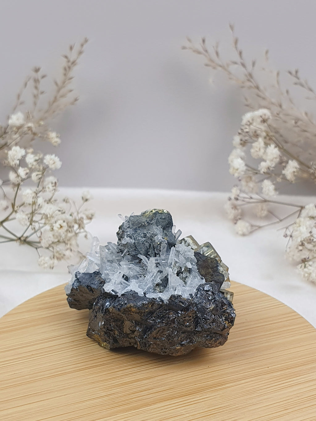 Quarz mit Pyrit Cluster (2)