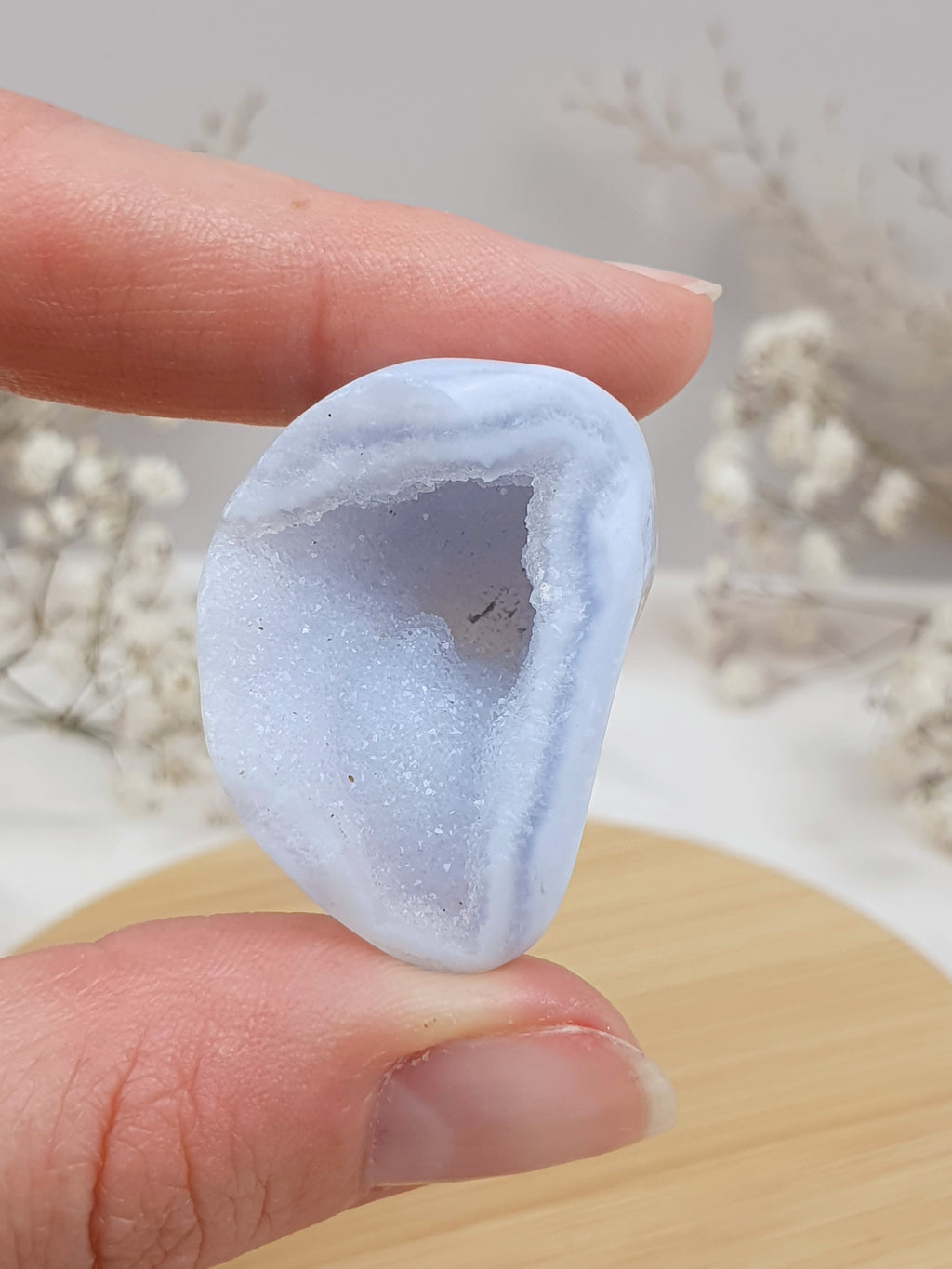 Blauer Chalcedon Trommler mit Druse (2)