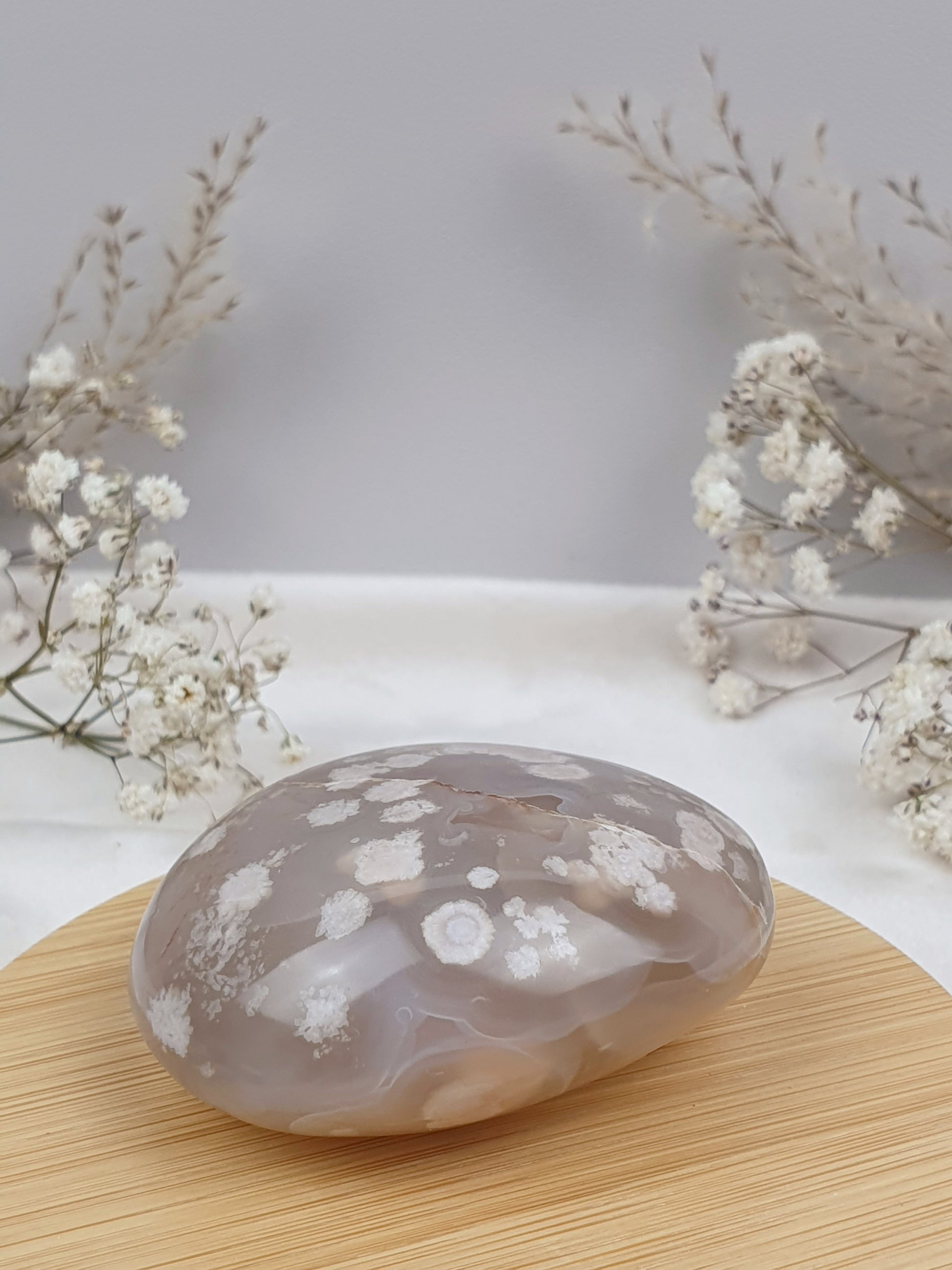 Kirschblüten Chalcedon Handstein (1)