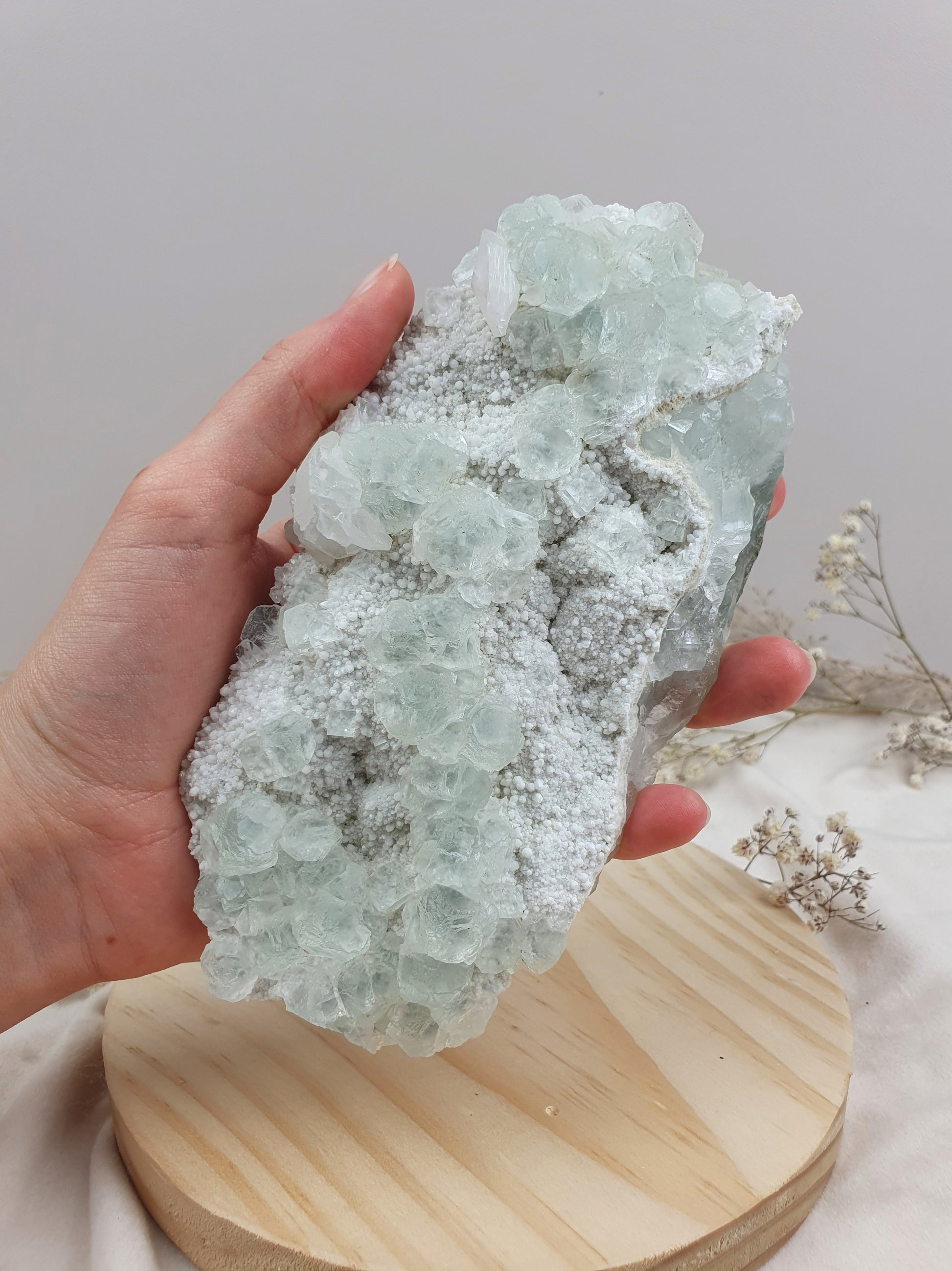 Große Fluorit Stufe mit Calcit