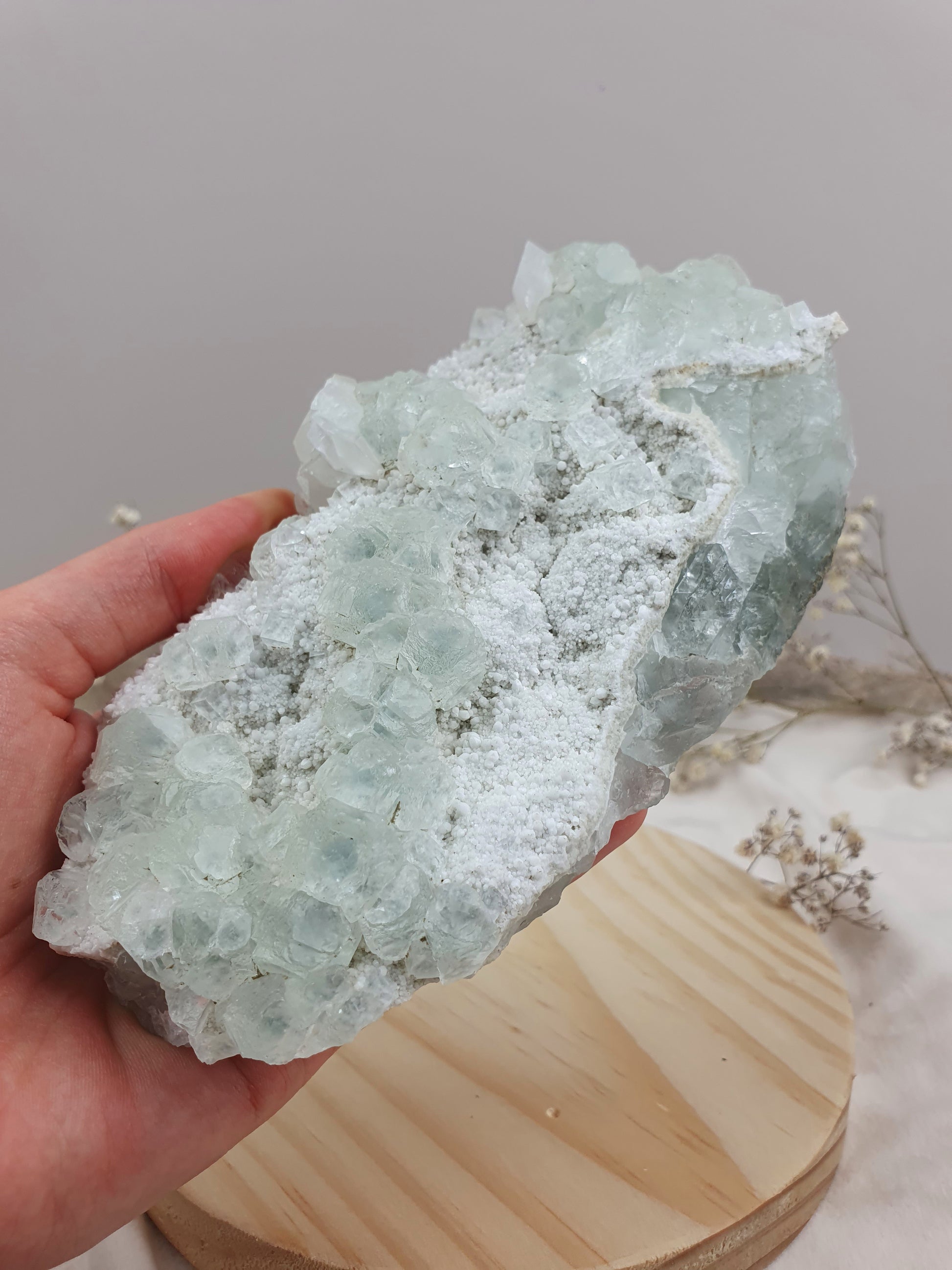 Große Fluorit Stufe mit Calcit