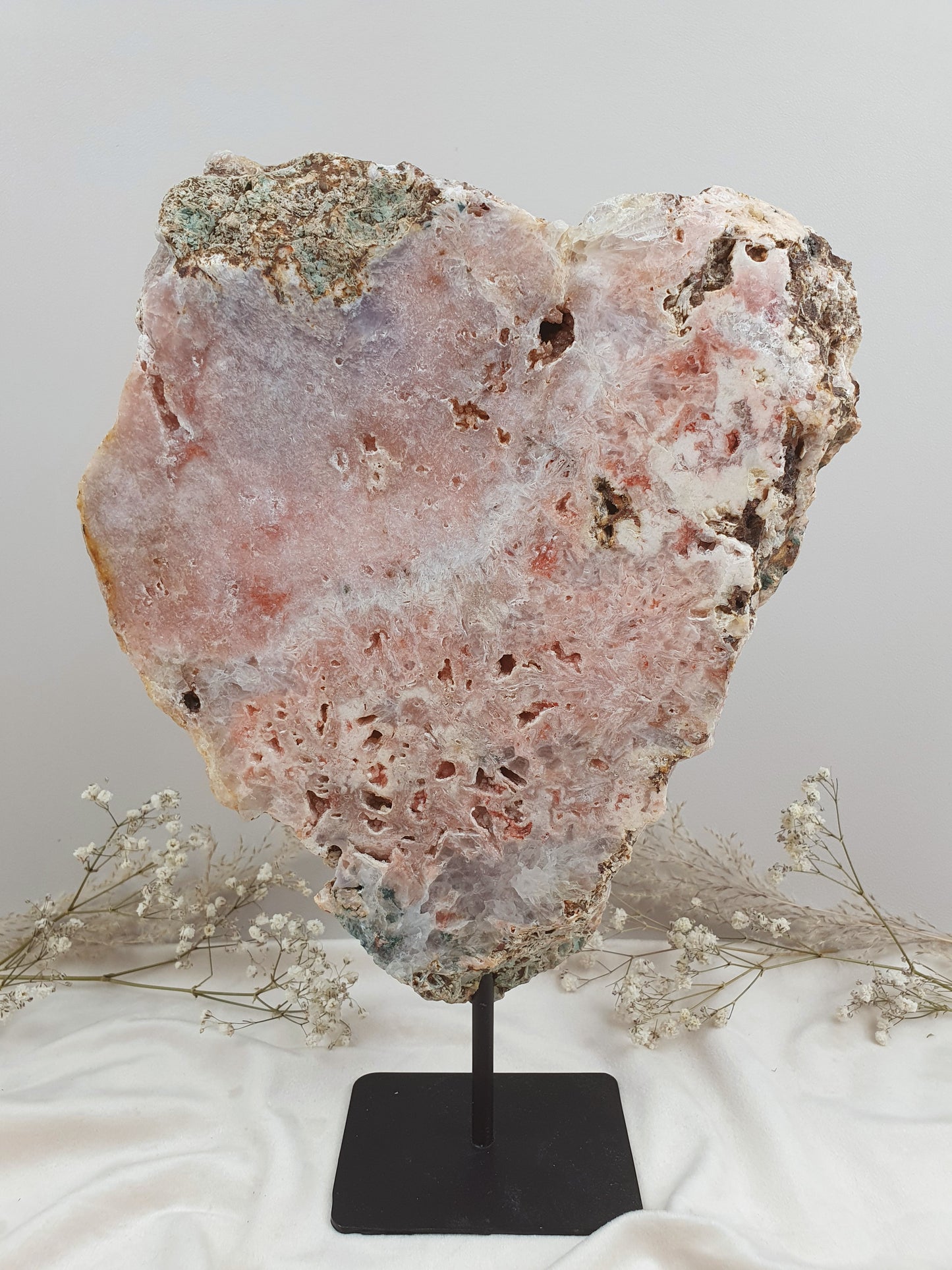 Pink Amethyst Platte auf Ständer (2)
