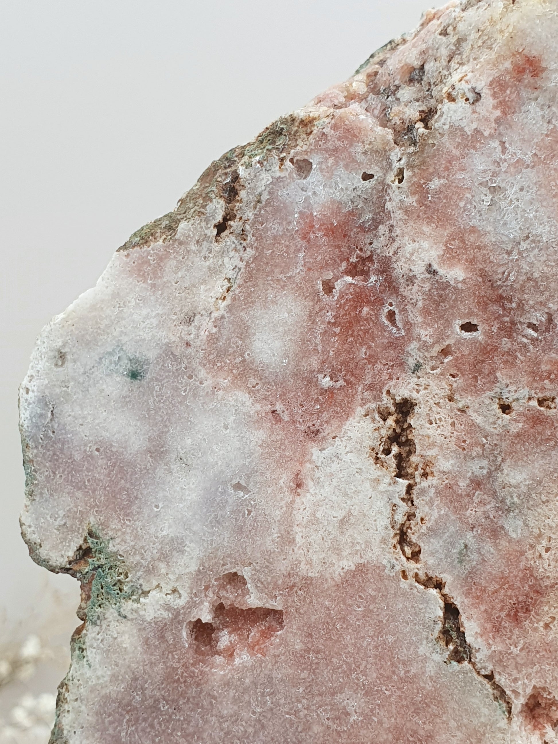 Pink Amethyst Platte auf Ständer (1)