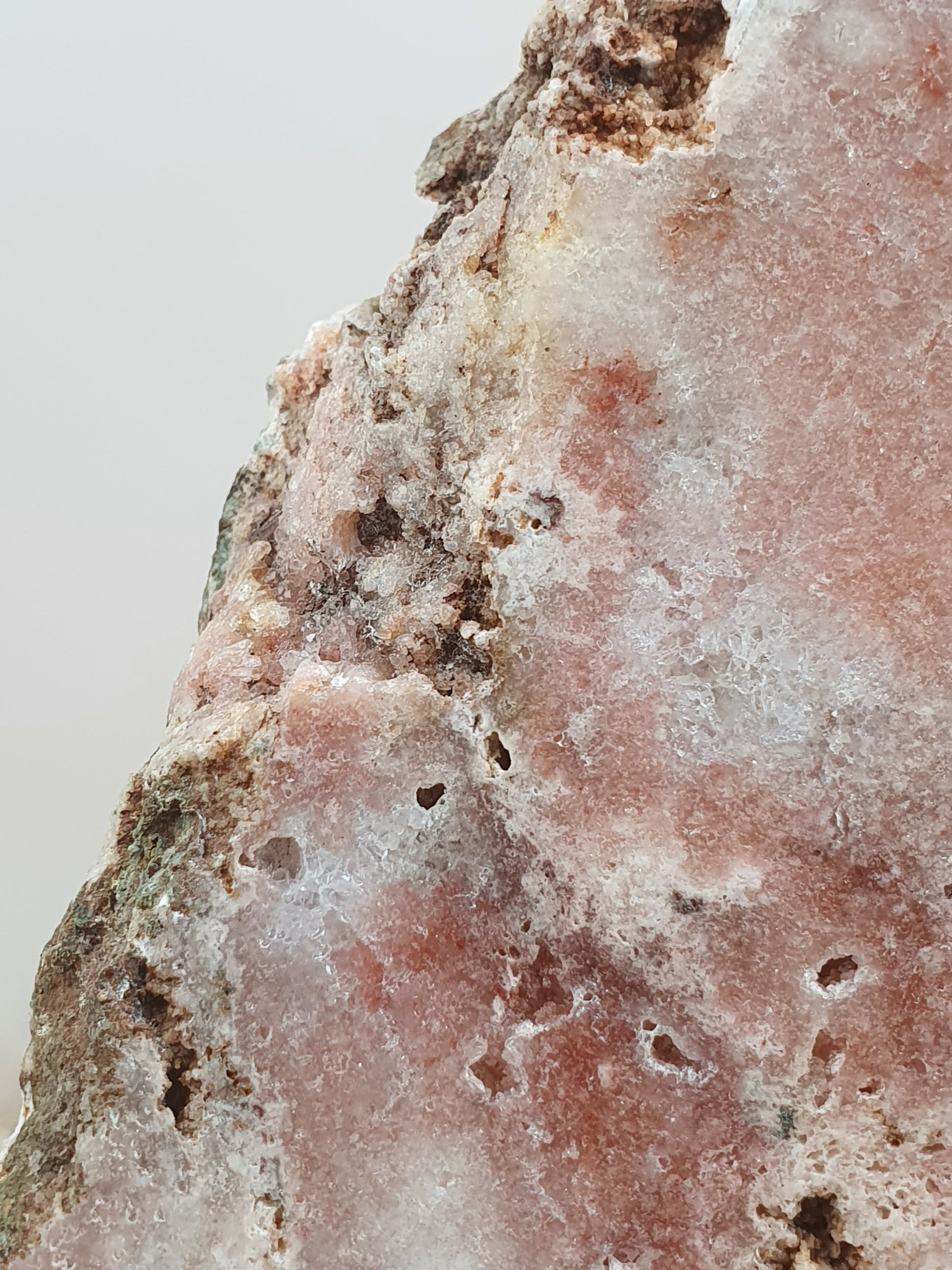 Pink Amethyst Platte auf Ständer (1)