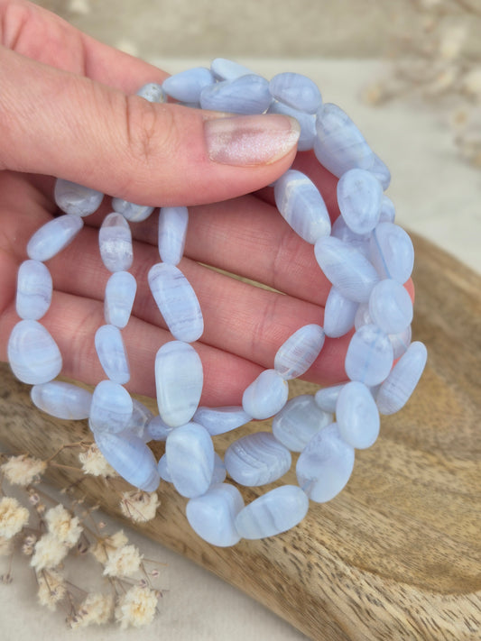 Blauer Chalcedon Armband Nuggets