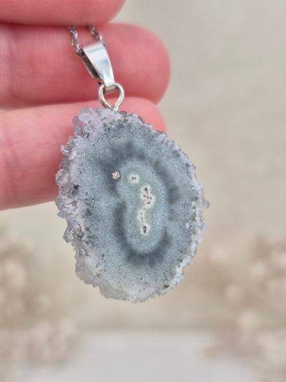 Grüner Amethyst Stalaktit Anhänger, 925 Silber